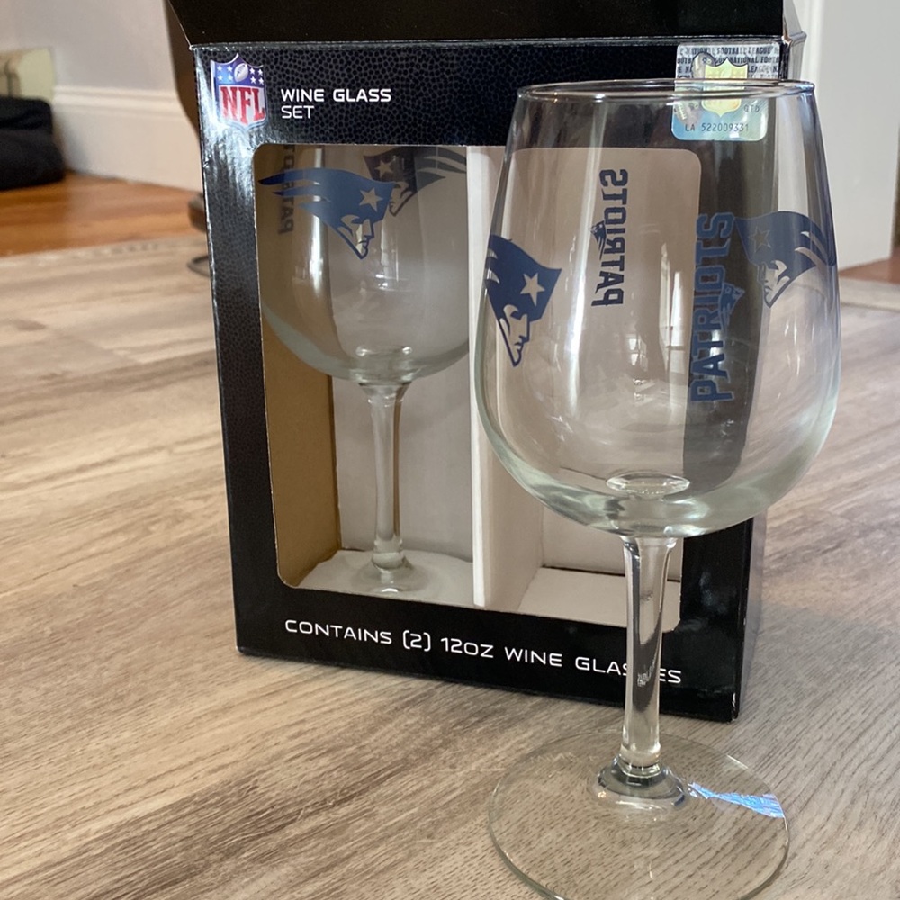 NFL Patriots Wine Glasses